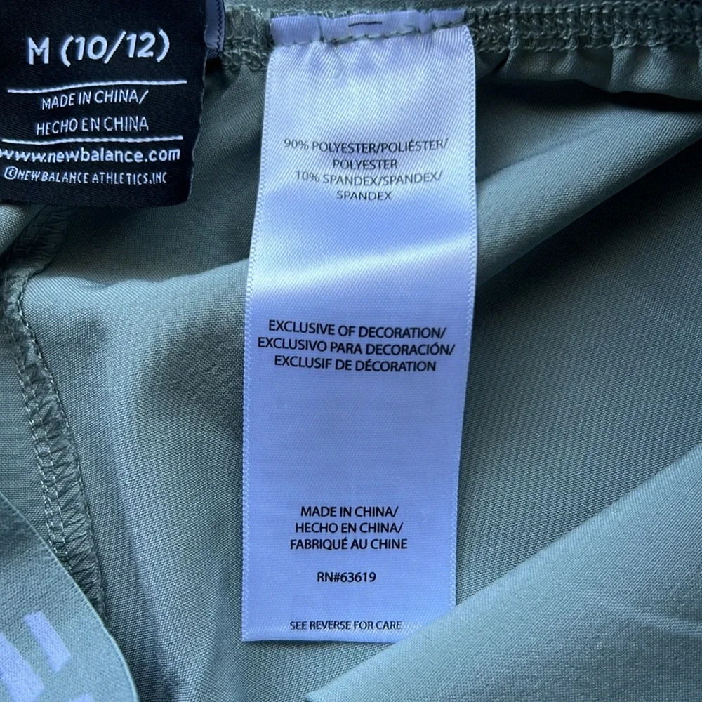 New Balance light weight Cargo Pants  Medium ( 10/12)
